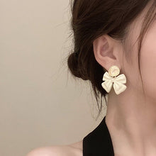 Load image into Gallery viewer, BIJOU SOLITAIRE(S925 Silver Needle Big Butterfly Earrings)
